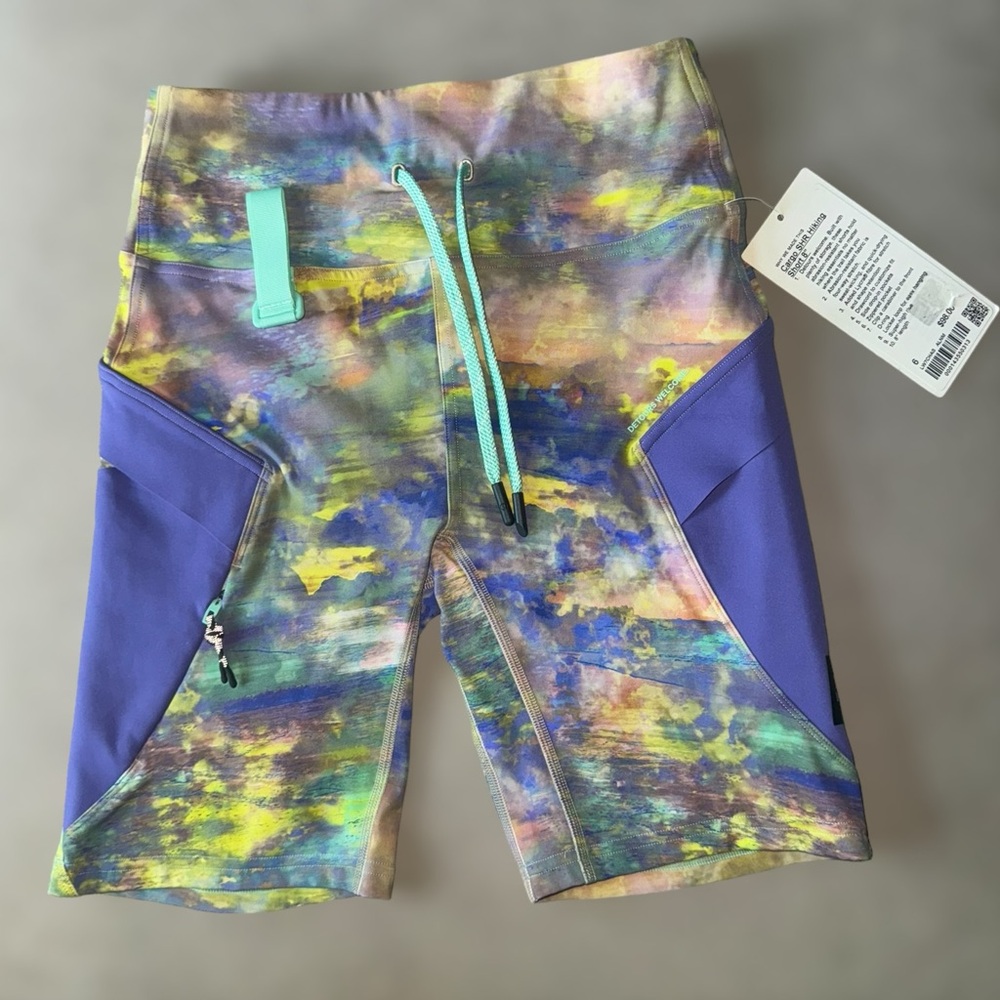 NWT LuluLemon Cargo Hiking Shorts, Size 6